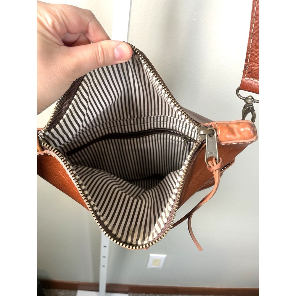 Buffalo Jackson Brown Leather Fold Over Crossbody  Bag Handbag Purse Madison - Picture 8 of 14
